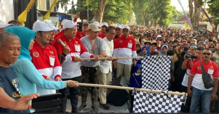 Wakili Prabowo, Fahri Hamzah Lepas 50.000-an Peserta Jaka Sopan 2023