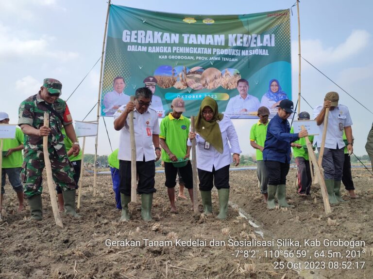 Grobogan Semangat Meningkatkan Produksi Kedelai Nasional