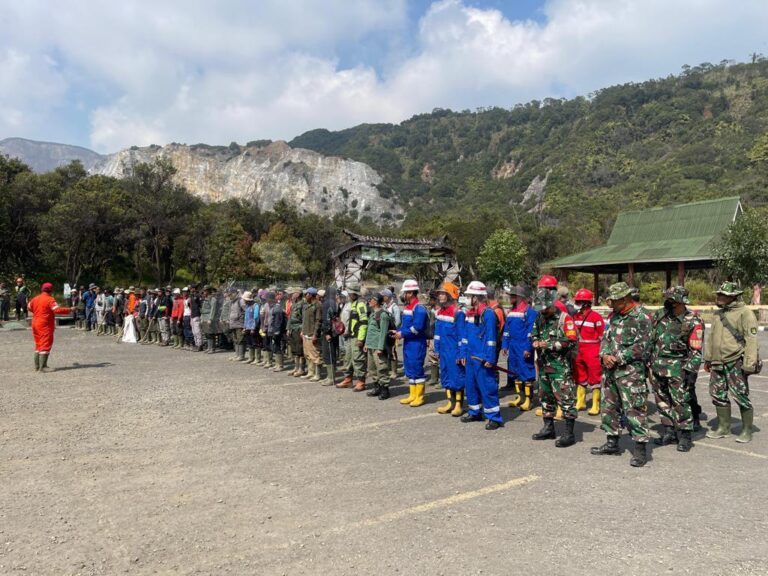 PGE Terlibat Aktif Pemadaman Kebakaran Di Gunung Papandayan