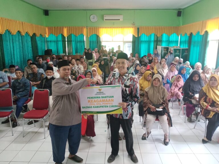 Sejahterakan Mustahik, BAZNAS Kabupaten Cirebon Salurkan Bantuan untuk 1000 Guru DTA dan TPQ