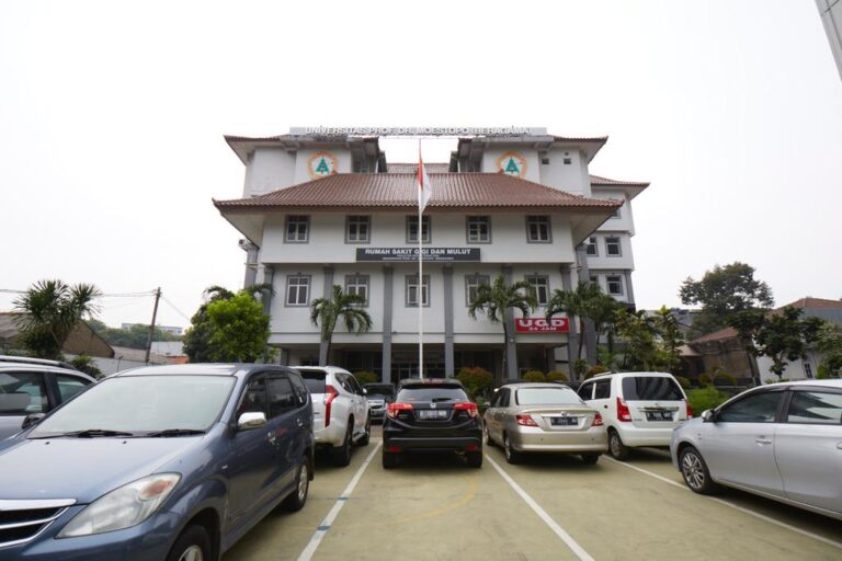 Universitas Prof. Dr. Moestopo Rombak Kepengurusan Yayasan