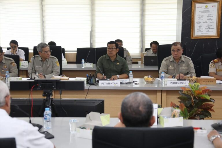 Hadiri Rakor Perunggasan, Plt. Mentan: Harus Hand in Hand dan Tumbuh Bersama