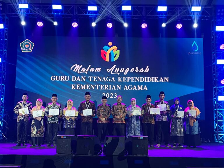 Prestatif-Dedikatif, 10 Guru Agama Islam Terbaik Diganjar Penghargaan Bergengsi Kemenag