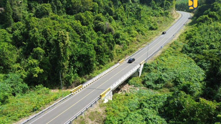 Tingkatkan Konektivitas Wilayah Selatan Jawa, PUPR Tuntaskan 3 Ruas Jalur Pansela Jatim Sepanjang 90,227 Km