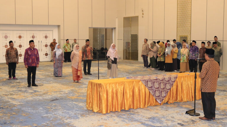 Lantik Enam Pejabat Eselon III, Dirjen Bimas Islam: Lakukan yang Terbaik!