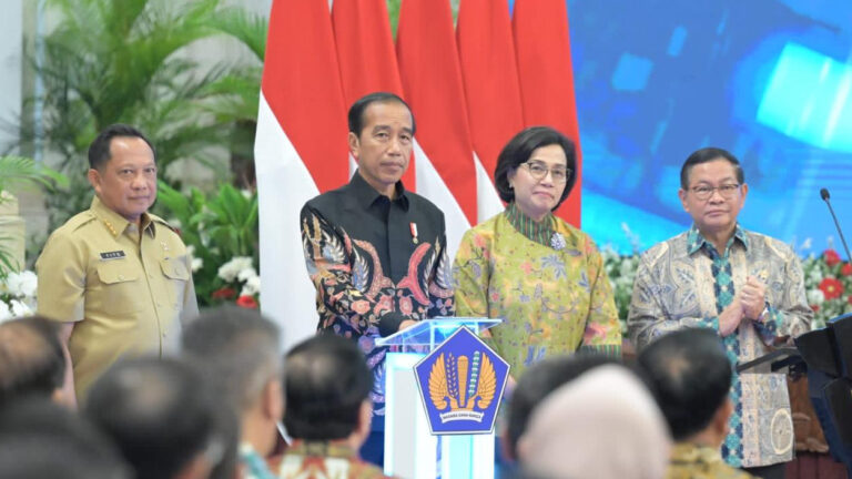 Secara Digital, Menag Terima DIPA Kemenag 2024 dari Presiden