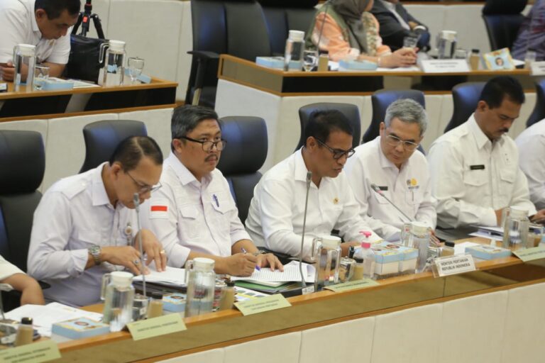 Dijuluki Bapak Modernisasi Pertanian, DPR Sebut Mentan Amran Punya Pondasi Kuat