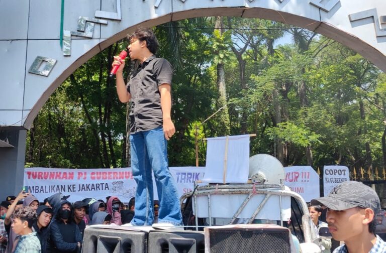 Pj Gubernur Sulsel Didemo Sejumlah Elemen Masyarakat, Ini Tuntutannya