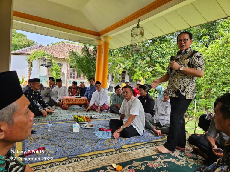 Temui Alumni MTs Arwinangun, Prof. Rokhmin: Pilih Pemimpin yang Baik