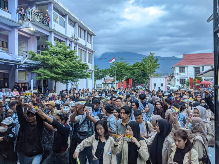 Ribuan Mahasiswa Sulteng Serukan Tolak Politik Dinasti dan Kebangkitan Neo Orba