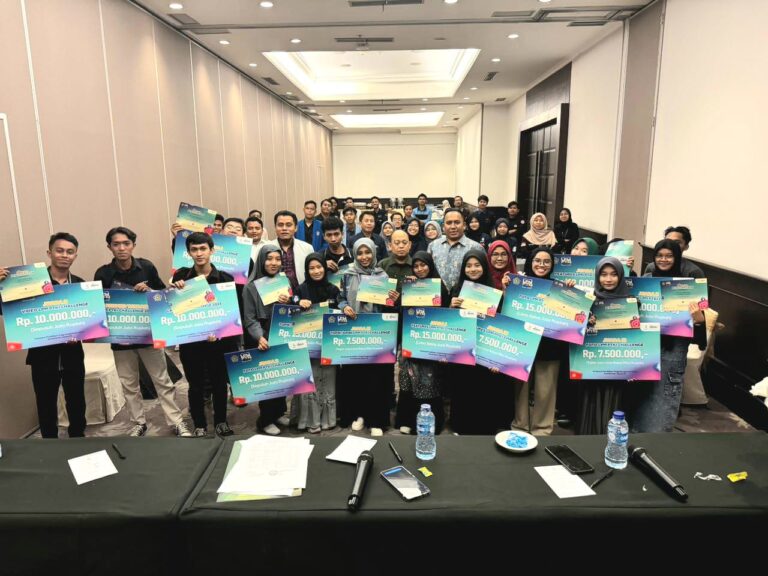 Kemenag Serahkan Hadiah Juara LPM PTKI Challenge 2023