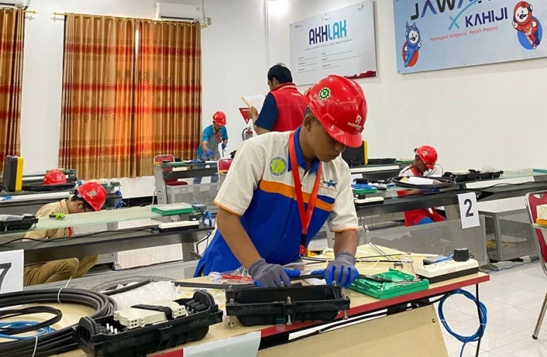 Dorong Peningkatan Kualitas Lulusan SMK, TelkomGroup Cirebon Gelar Olimpiade Fiber Optik Nasional