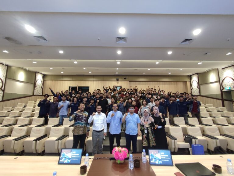 Beri Kuliah Umum di UAD, Pengusaha Muda Adit Setiawan Ajak Mahasiswa Jadi Entrepreneur