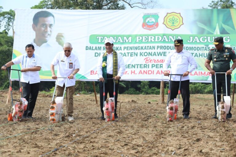 Serukan Penggunaan Mekanisasi untuk Tanam Jagung, Mentan Amran Yakini Indonesia Bisa Jadi Negara Super Power
