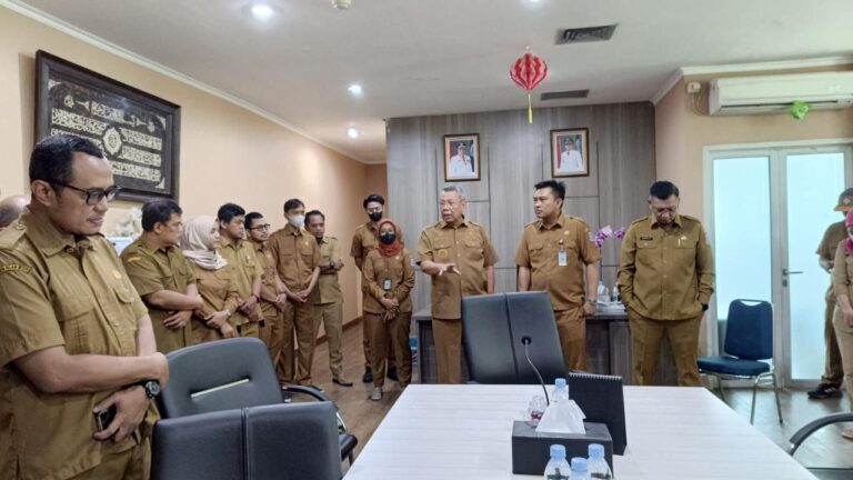 Benyamin Davnie Lakukan Sidak Kehadiran Hari Pertama Kerja di 2024