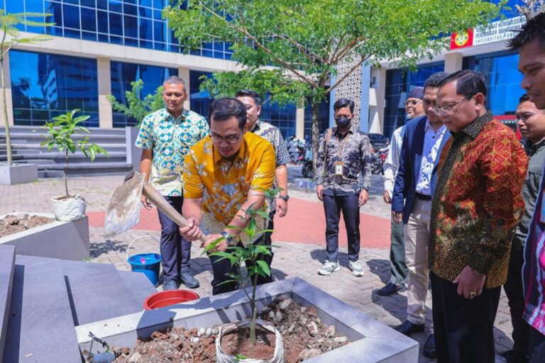Hadiri Pelantikan Petugas KPPS se-Tangsel, Pilar Ingatkan untuk Jaga Integritas