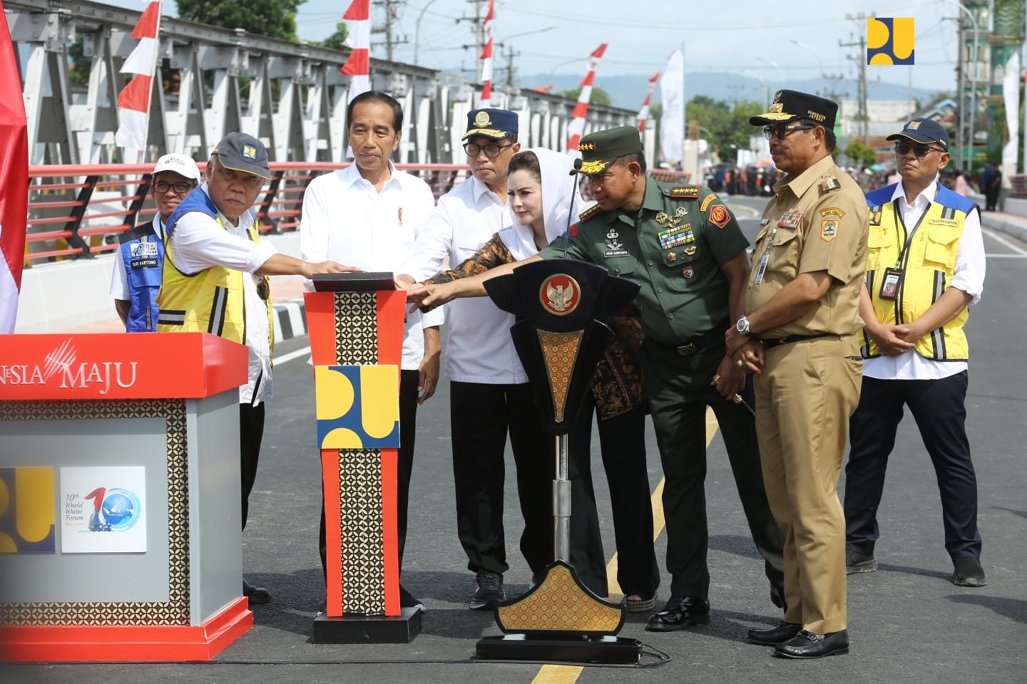 Menteri Basuki Dampingi Presiden Jokowi Resmikan 3 Jembatan Callender