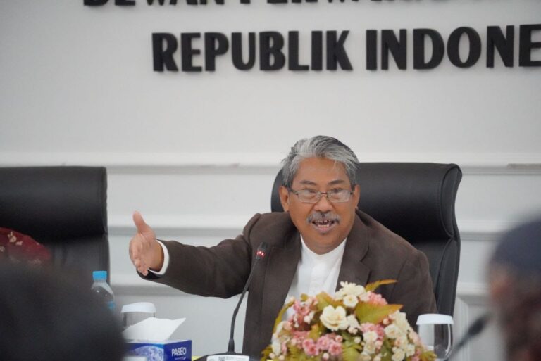 Mulyanto Minta Bapeten Antisipasi Masuknya HP dengan Baterai Nuklir