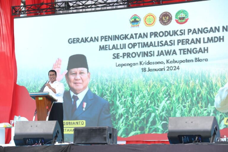 Menhan dan Mentan Disambut 35 ribu Petani Blora Jawa Tengah