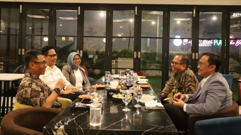 BPJPH dan PT Pos Indonesia Jajaki Kerja Sama Jaminan Produk Halal 