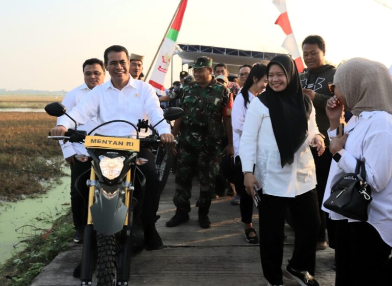Menteri Amran Subuh Sudah Tiba di Lokasi Terdampak Banjir Kabupaten Kendal