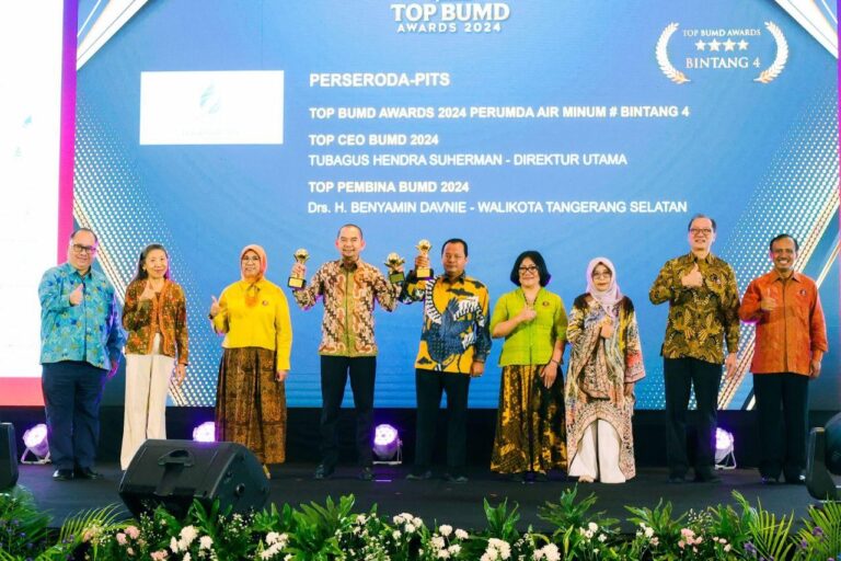 Benyamin Raih Penghargaan Top Pembina BUMD 2024