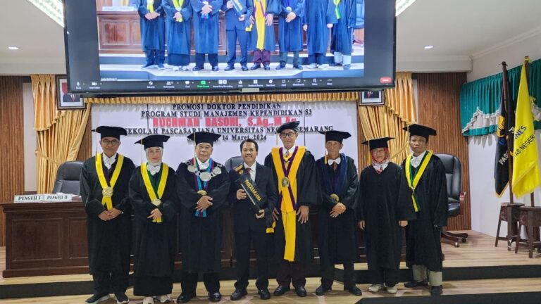 Kaji Inovasi Managemen Perubahan Pesantren Salaf API Tegalrejo Magelang, Irwil II Kemenag Ruchman Basori Raih Gelar Doktor