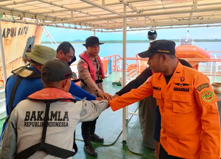 Bakamla RI Bersama Tim SAR Gabungan Cari ABK Kapal Terjatuh di Kei Besar