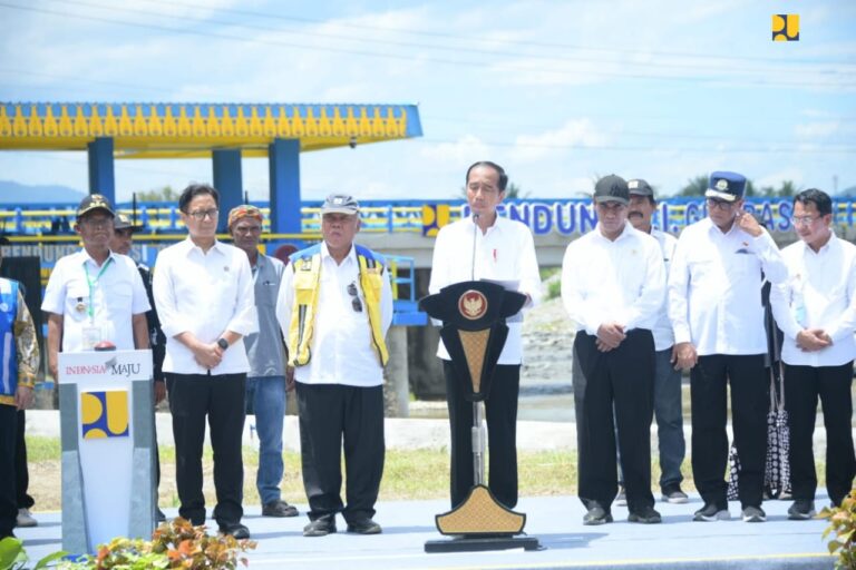 Jokowi Resmikan Bendungan dan Jaringan Irigasi Gumbasa