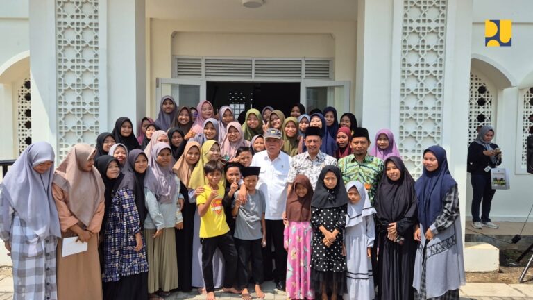 Menteri Basuki Resmikan Rusun Panti Asuhan Muhammadiyah di Pamekasan, Madura