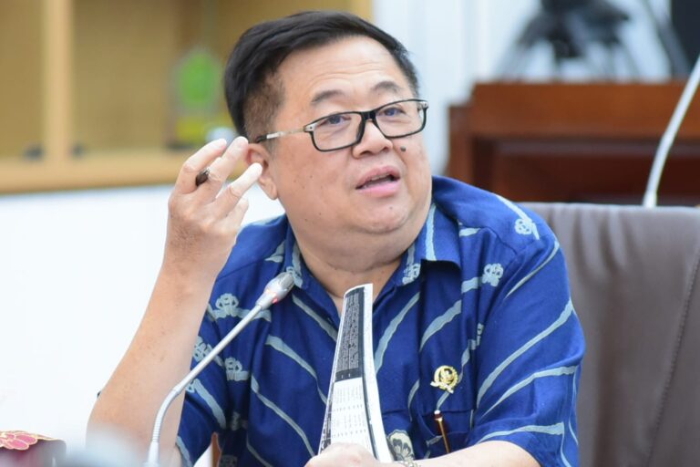 DPR Minta Kemenkop-UKM Riset Perilaku Pasca-Penjualan Minyak Makan Merah
