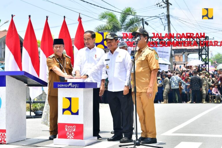 Menteri Basuki Dampingi Presiden Jokowi Resmikan Pelaksanaan 30 Ruas IJD Sepanjang 209 Km