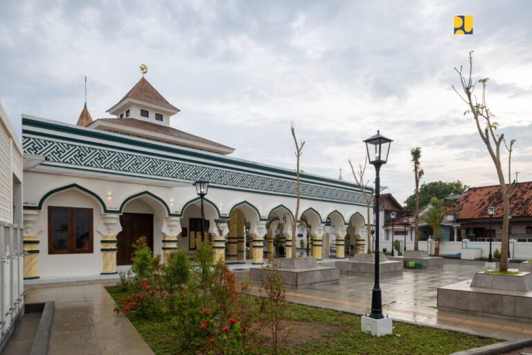 Menteri Basuki Resmikan Masjid Baitul Arham di Sumenep