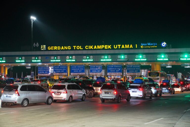 One Way Arus Mudik, Jasa Marga Optimalkan Pelayanan Transaksi di Gerbang Tol Cikampek Utama dan Gerbang Tol Kalikangkung