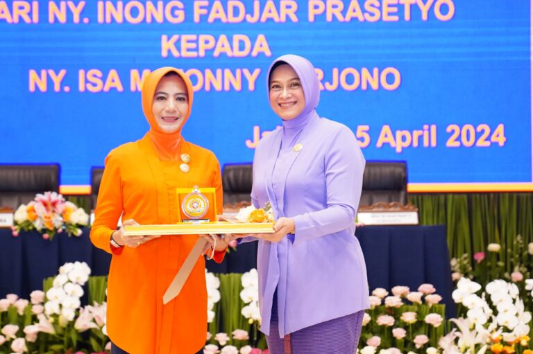 Ketua Umum Dharma Pertiwi Pimpin Sertijab Ketua Dharma Pertiwi Unsur PIA Ardhya Garini