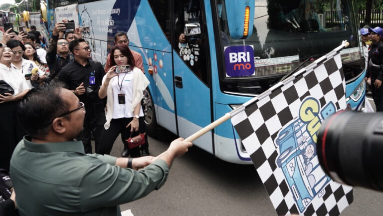 Menag Yaqut Lepas 30 Bus Mudik Gratis Kemenag