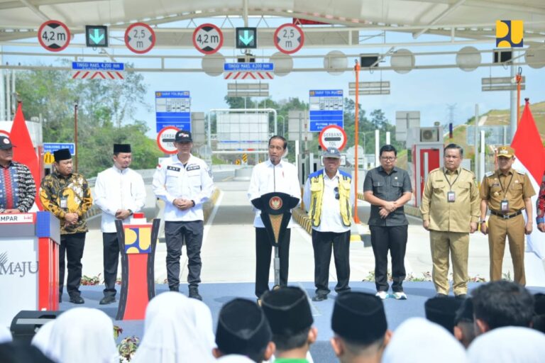 Presiden Jokowi Resmikan 10 Ruas Inpres Jalan Daerah Sepanjang 63 Km di Provinsi Riau