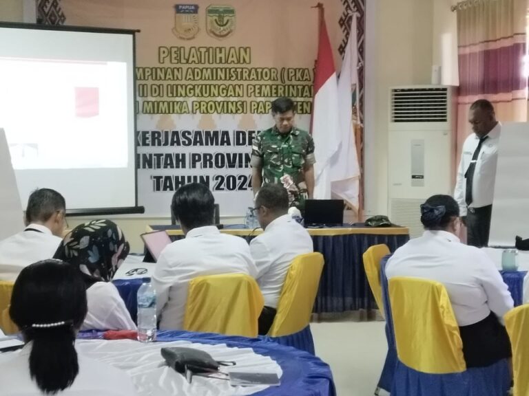 Kasdim 1710/Mimika Berikan Materi Kepemimpinan Pancasila Kepada Peserta Pelatihan