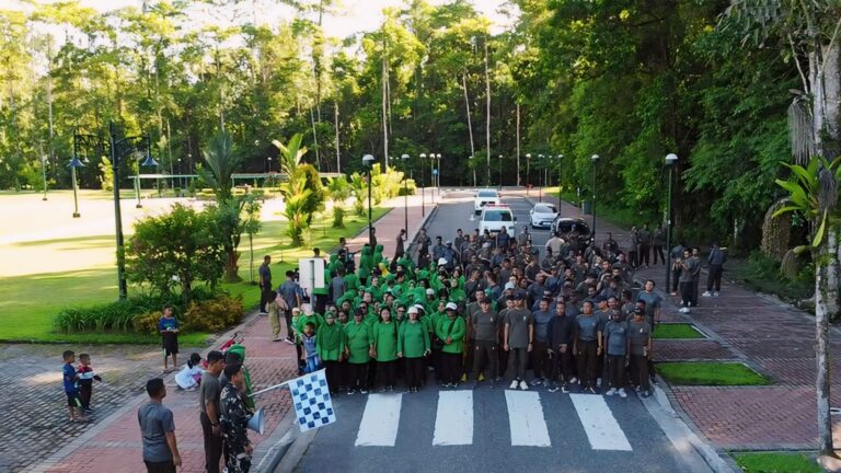 Meriahkan HUT Kodam XVII/Cenderawasih, Kodim 1710/Mimika Gelar Senam Dan Jalan Santai
