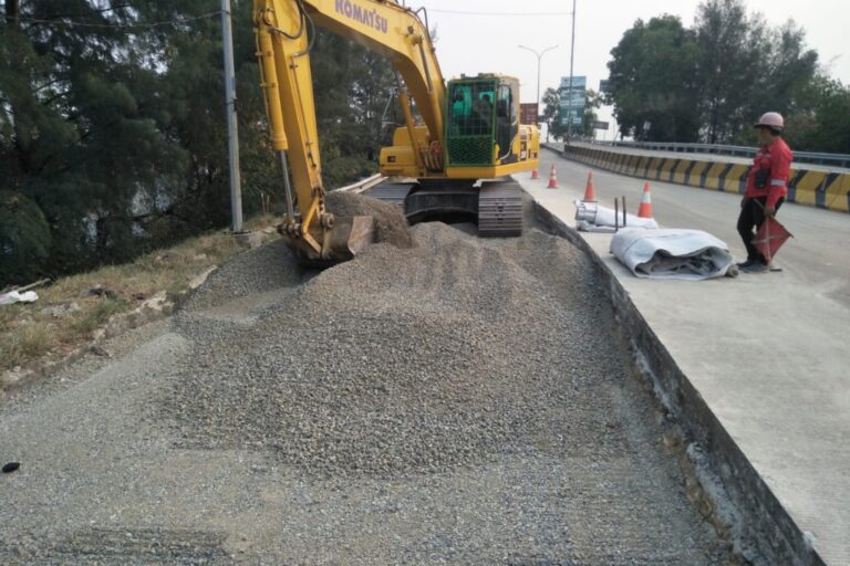 PT JTT Lakukan Pemeliharaan Rutin Ruas Jalan Tol Jakarta-Cikampek