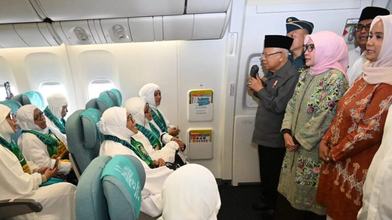 Wapres KH Ma’ruf Amin Lepas Jemaah Haji Aceh Kloter Pertama, Ingatkan Cuaca Panas di Saudi