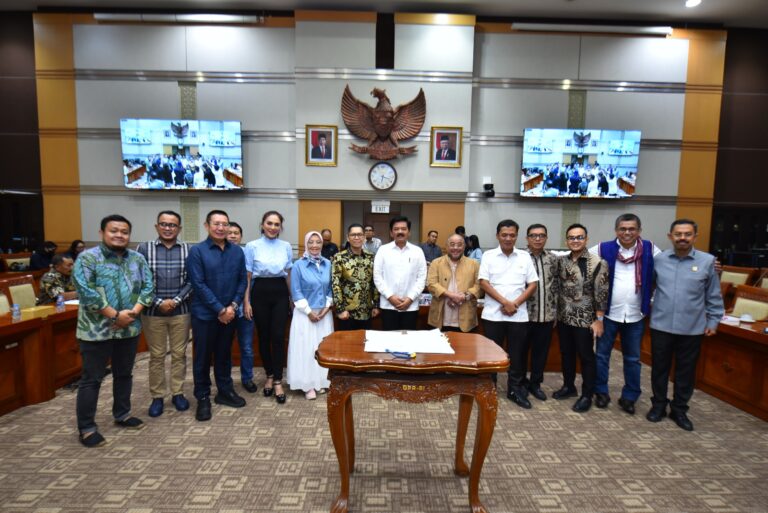 Rapat Kerja Komisi III dan Pemerintah, Pembahasan RUU MK Dilanjutkan pada Rapat Paripurna