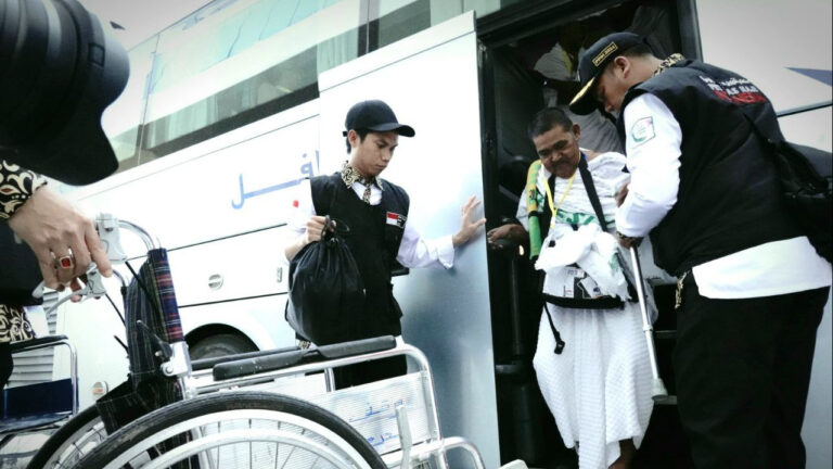 Makkah Terima Jemaah dari Madinah dan Tanah Air, Petugas Siagakan Layanan Lansia
