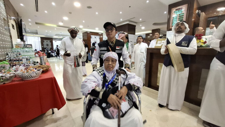 Lantunan Thala’al Badru Iringi Kedatangan Jemaah Haji di Madinah