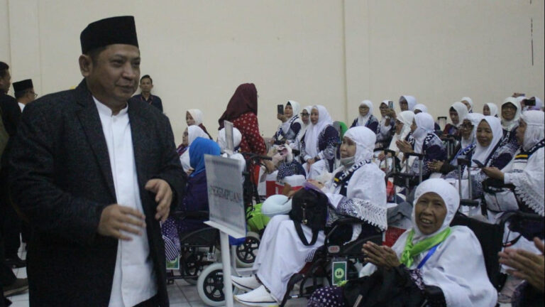 Sekjen Kemenag: Jemaah Harus Jaga Stamina dan Hemat Tenaga hingga Puncak Haji