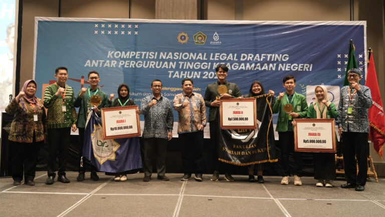 Tiga UIN Sabet Juara Kompetisi Penyusunan Legal Drafting