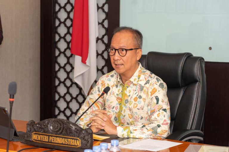 Menperin Minta Menkeu Konsisten antara Pernyataan dan Kebijakannya Terkait Industri TPT
