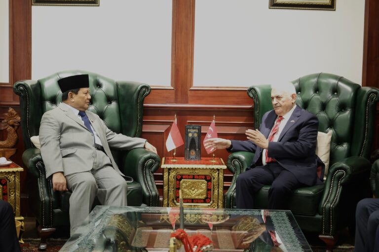 Menhan Prabowo Terima Kunjungan Mantan PM Turki di Kemhan