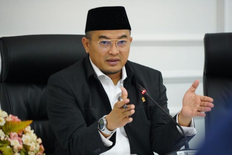 DPR: Pemerintah Blunder Usulkan Pelaku Judi Online Dapat Bansos