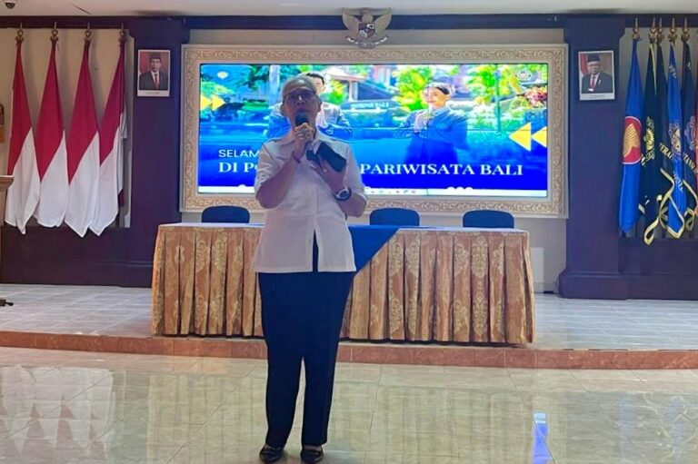 Kemenparekraf Tingkatkan Keterbukaan Informasi Publik Poltekpar Bali